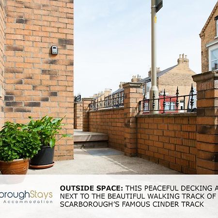 Candler Lodge - 3 Bedroom Townhouse With Parking - Patio Area & Seating Scarborough Dış mekan fotoğraf