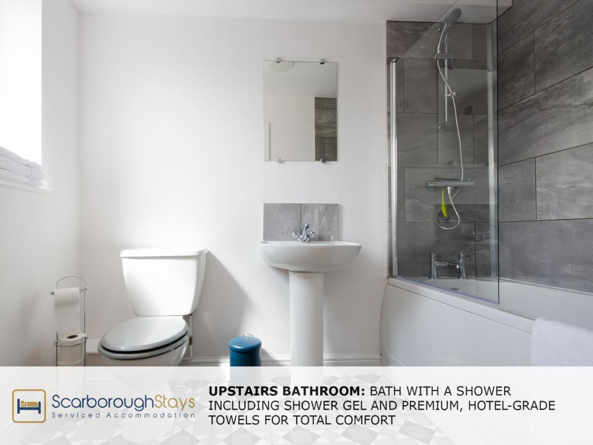 Candler Lodge - 3 Bedroom Townhouse With Parking - Patio Area & Seating Scarborough Dış mekan fotoğraf