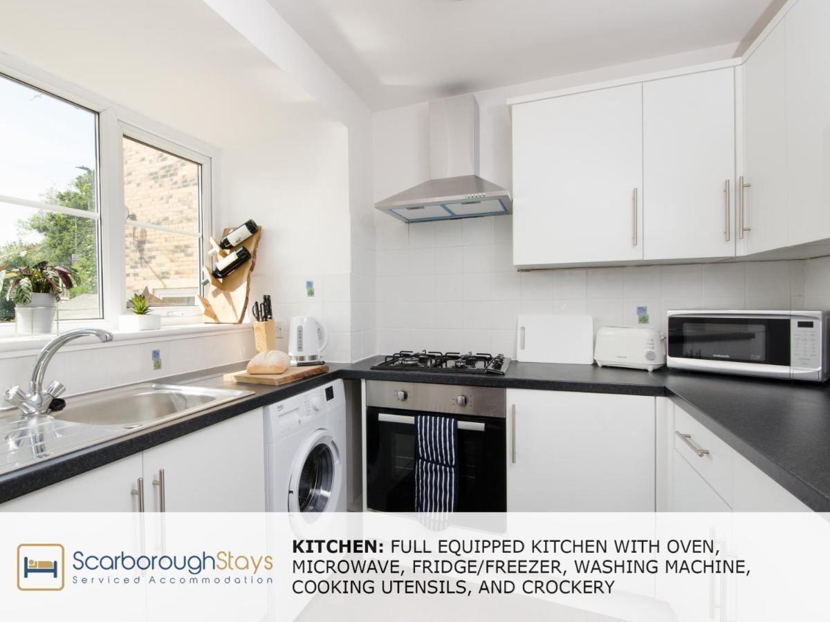 Candler Lodge - 3 Bedroom Townhouse With Parking - Patio Area & Seating Scarborough Dış mekan fotoğraf