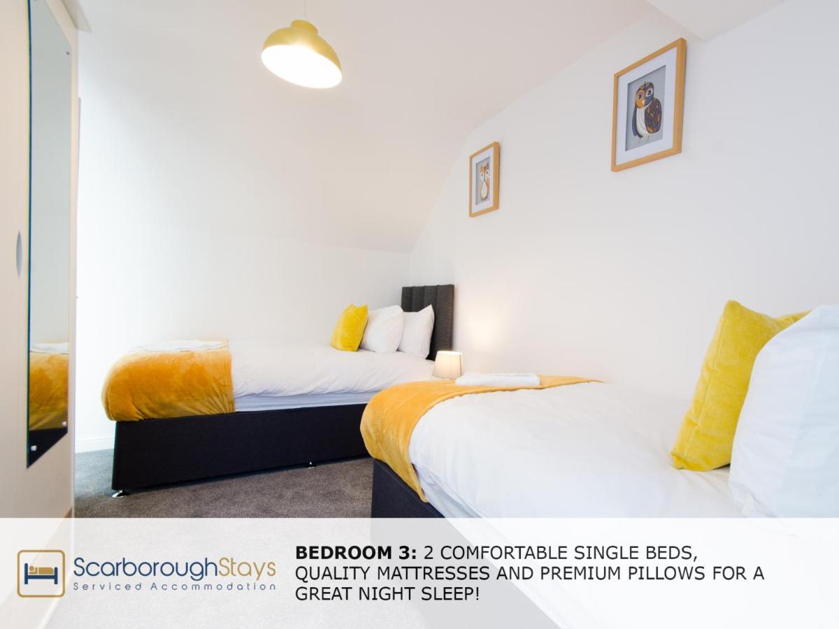 Candler Lodge - 3 Bedroom Townhouse With Parking - Patio Area & Seating Scarborough Dış mekan fotoğraf