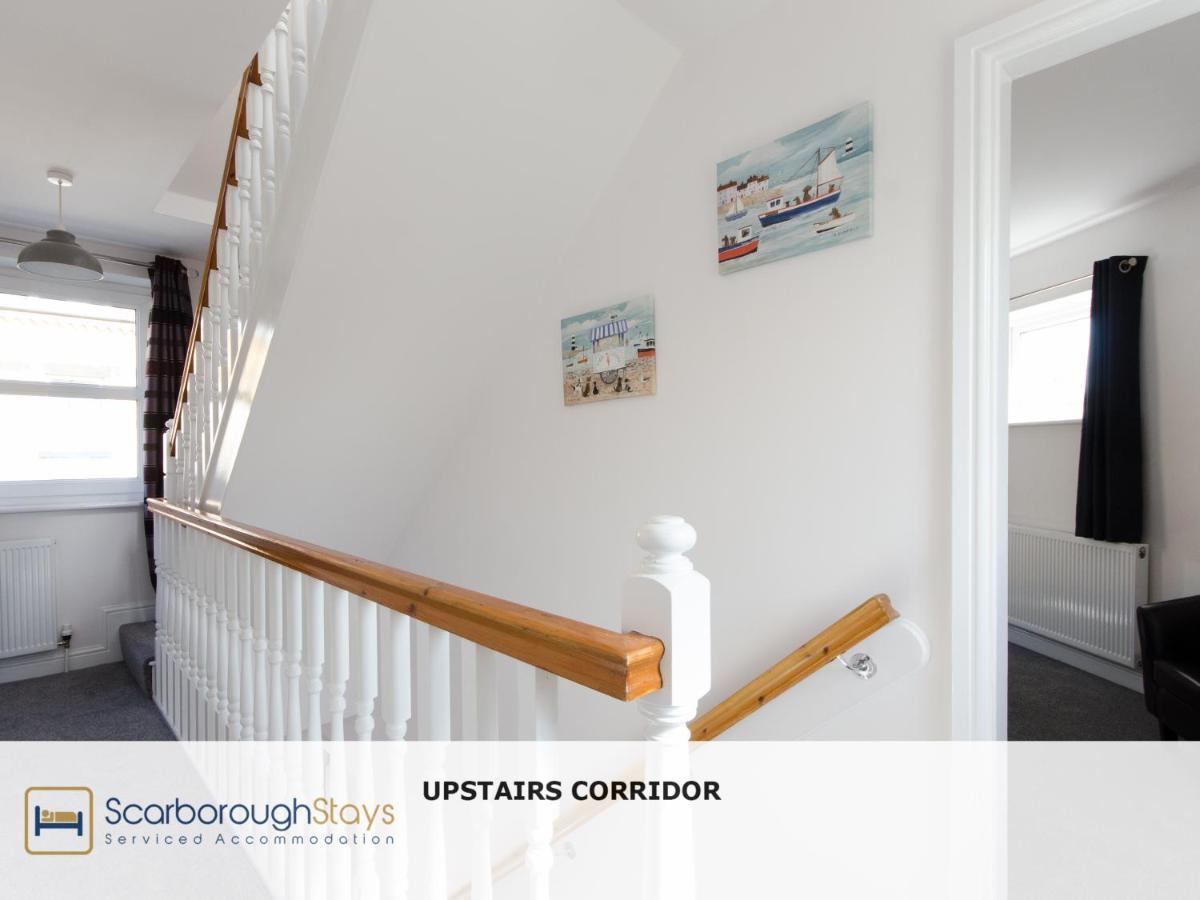 Candler Lodge - 3 Bedroom Townhouse With Parking - Patio Area & Seating Scarborough Dış mekan fotoğraf