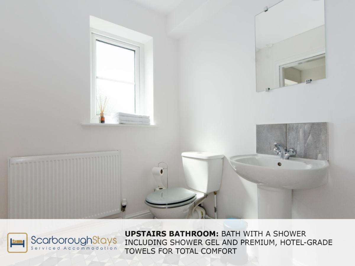 Candler Lodge - 3 Bedroom Townhouse With Parking - Patio Area & Seating Scarborough Dış mekan fotoğraf