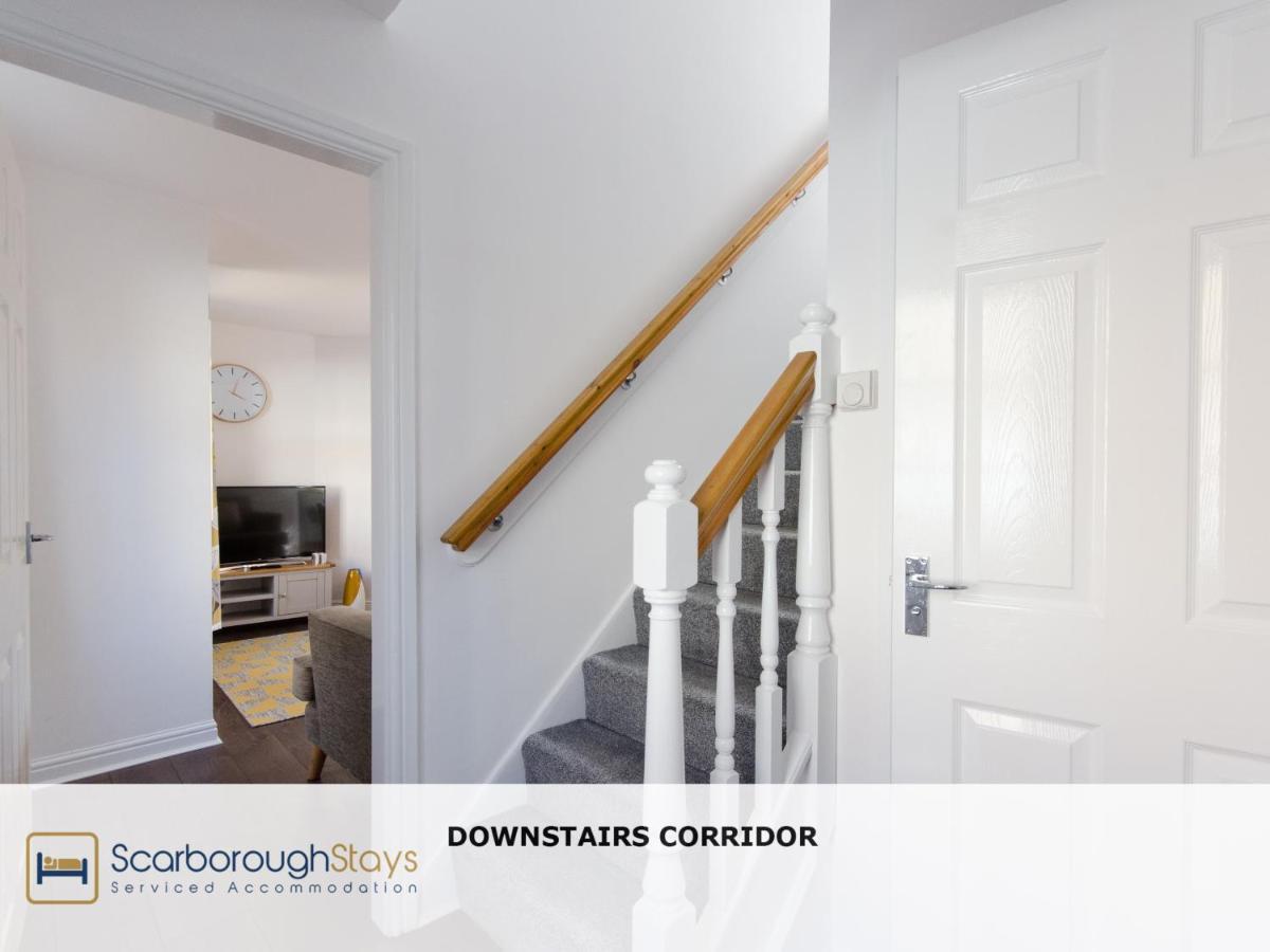 Candler Lodge - 3 Bedroom Townhouse With Parking - Patio Area & Seating Scarborough Dış mekan fotoğraf