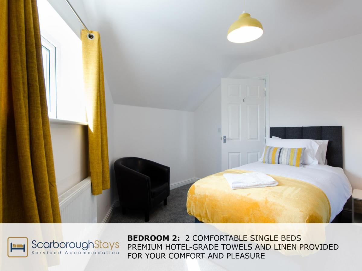 Candler Lodge - 3 Bedroom Townhouse With Parking - Patio Area & Seating Scarborough Dış mekan fotoğraf